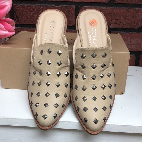 NEW IN BOX Coconuts tan stud mule - Picture 2 of 6